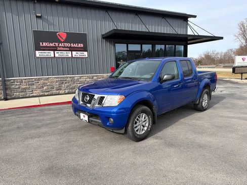 Used 2015 Nissan Frontier SV image 1