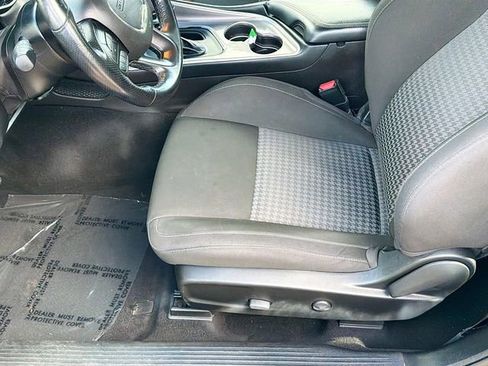 Used 2022 Dodge Challenger GT image 19