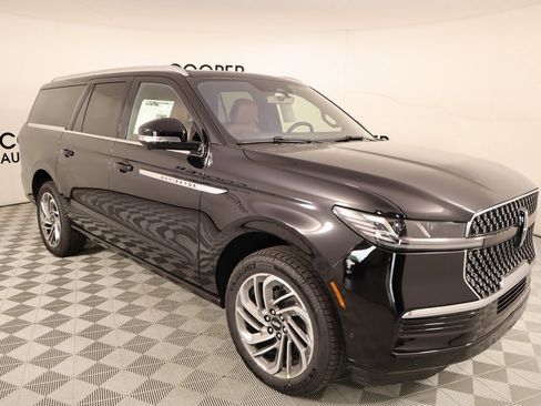 New 2025 Lincoln Navigator L Reserve image 1