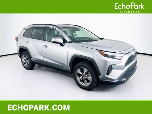 Used 2025 Toyota RAV4 XLE FWD image 1