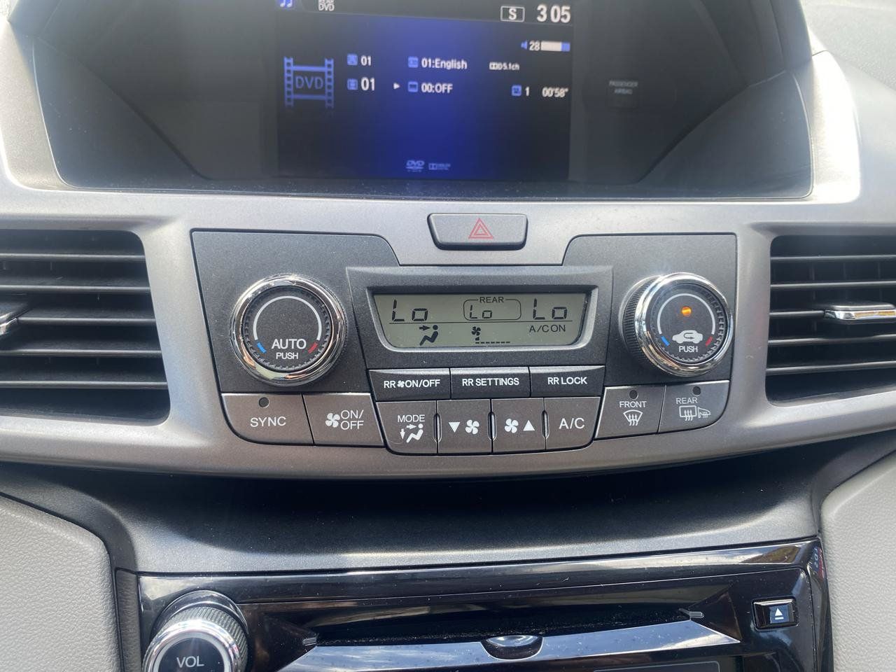Used 2016 Honda Odyssey SE image 18