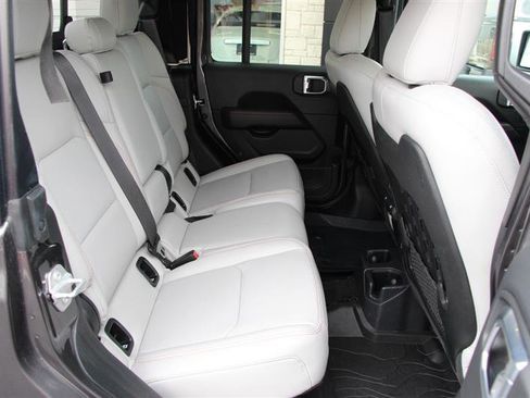 Used 2021 Jeep Gladiator Mojave image 13