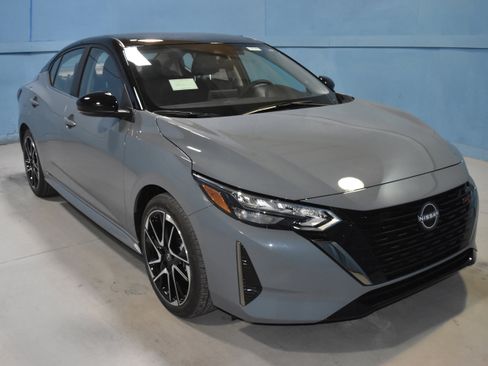 New 2025 Nissan Sentra SR image 1