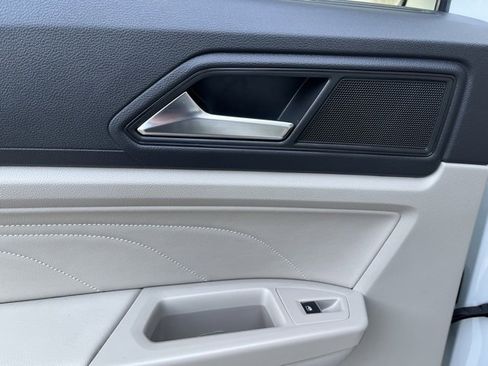 Used 2023 Volkswagen Atlas SE w/ Black Wheel Package image 42