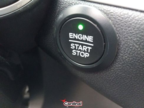 Used 2020 Ford Escape SE image 31