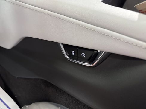 New 2025 Chevrolet Corvette E-Ray image 27