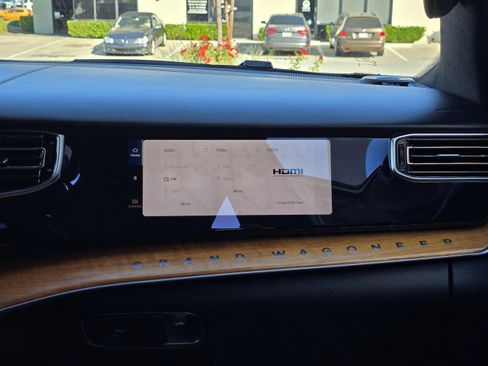 Used 2024 Jeep Grand Wagoneer L Series III image 41