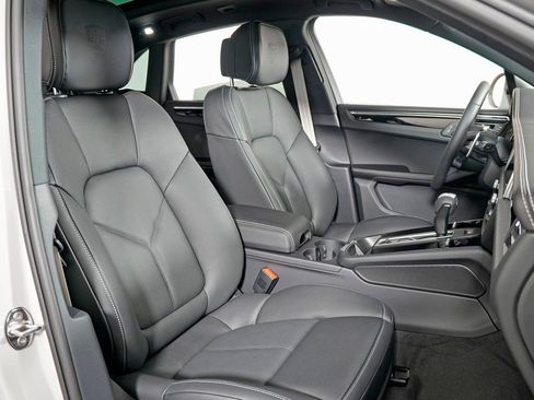 New 2026 Porsche Macan S image 37