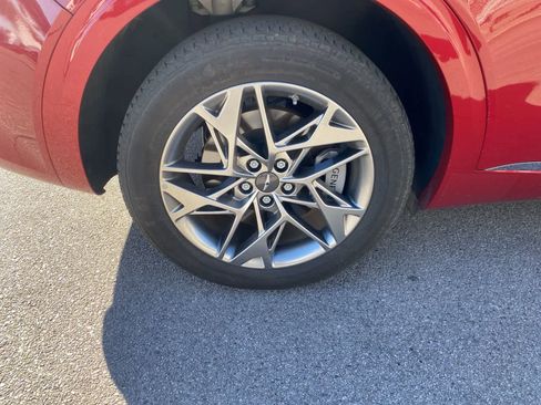 Used 2025 Genesis GV70 2.5T image 5