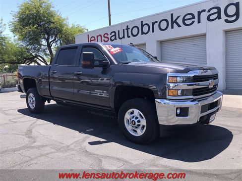 Used 2016 Chevrolet Silverado 2500 LT w/ LT Convenience Package AWD/4WD image 2
