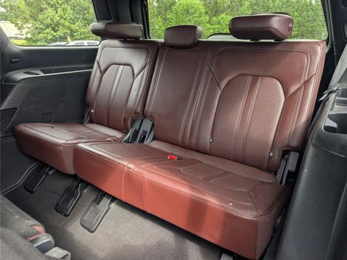 Used 2024 Ford Expedition Limited AWD/4WD image 34