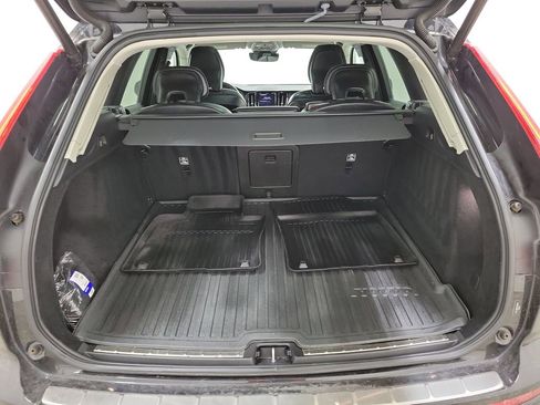 Certified 2023 Volvo XC60 B5 Plus w/ Climate Package image 10