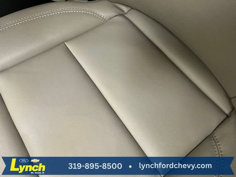 Used 2024 Ford Explorer XLT w/ Equipment Group 202A AWD/4WD image 8
