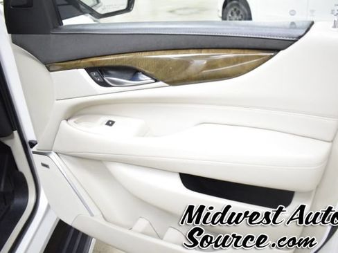 Used 2019 Cadillac Escalade Premium Luxury AWD/4WD image 33