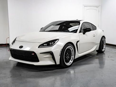 Used 2022 Toyota GR86 Premium w/ ALL Weather Mat Package (TMS) RWD image 8