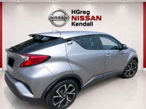 Used 2018 Toyota C-HR XLE FWD image 4