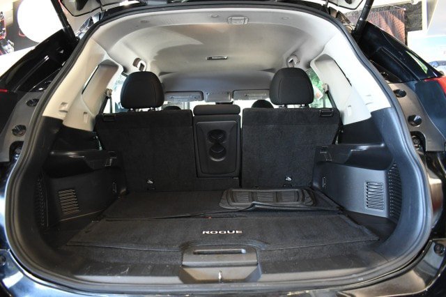 Used 2019 Nissan Rogue SV AWD/4WD image 14