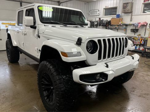 Used 2023 Jeep Gladiator Overland image 3