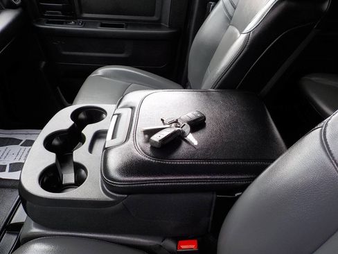 Used 2021 RAM 2500 Tradesman w/ Chrome Appearance Group image 31