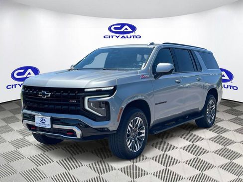 Used 2025 Chevrolet Suburban Z71 AWD/4WD image 10