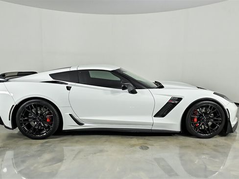 Used 2019 Chevrolet Corvette Z06 RWD image 10