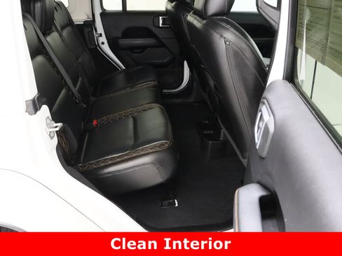 Used 2020 Jeep Wrangler Unlimited Sahara image 35