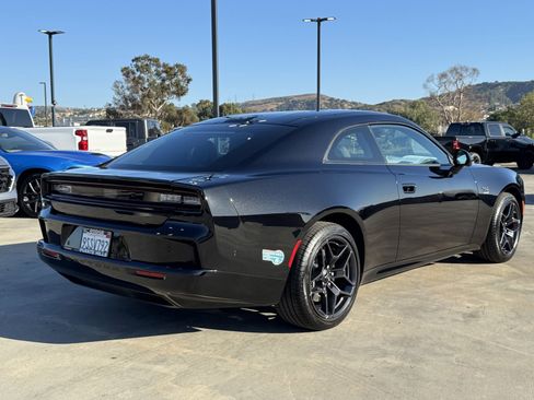 Used 2024 Dodge Charger R/T w/ Plus Group image 6