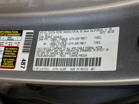 Used 2025 Toyota Tacoma TRD Off-Road image 12