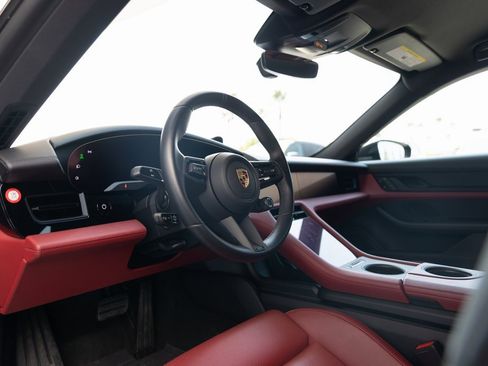 Certified 2024 Porsche Taycan 4S image 4