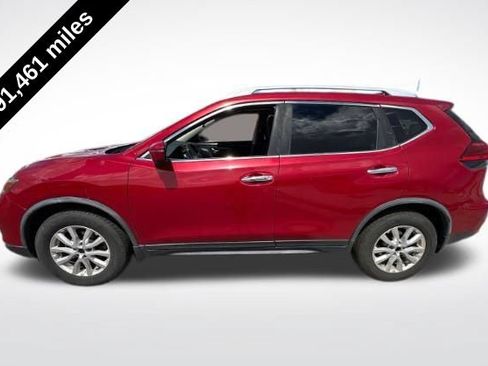 Used 2017 Nissan Rogue SV w/ SV Premium Package AWD/4WD image 2
