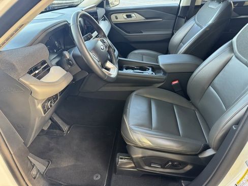 Certified 2025 Ford Explorer Active w/ Active Comfort Package image 5