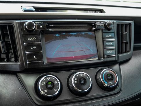 Used 2017 Toyota RAV4 LE FWD image 21