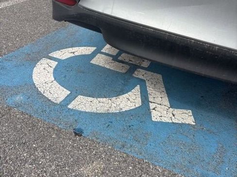 Used 2019 Toyota Camry LE image 21