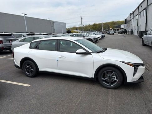 New 2026 Kia K4 FWD image 2