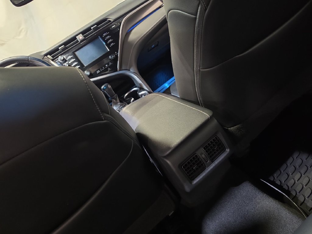 Used 2018 Toyota Camry XSE FWD image 22
