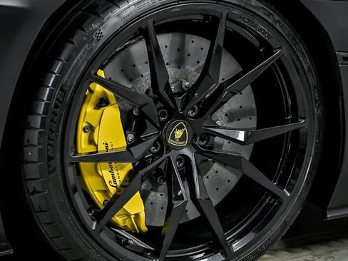 Used 2018 Lamborghini Aventador S AWD/4WD image 15