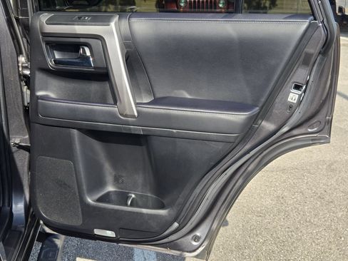 Used 2022 Toyota 4Runner SR5 Premium w/ Moonroof Package RWD image 26