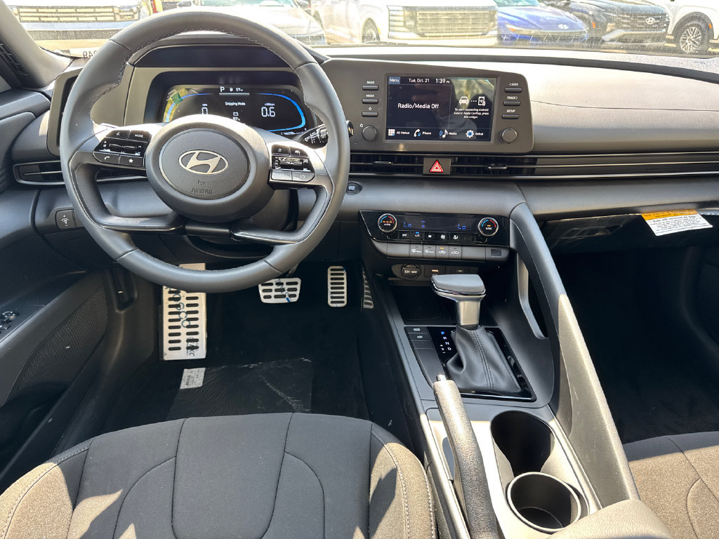 New 2026 Hyundai Elantra Sport FWD image 17