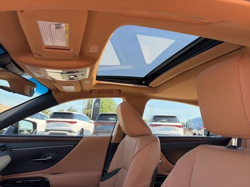 Certified 2023 Lexus ES 350 w/ Premium Package FWD image 10
