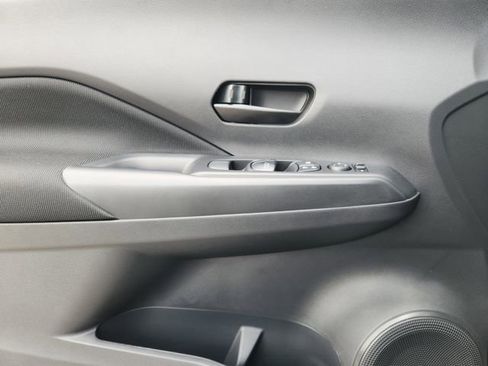 New 2025 Nissan Kicks Play S image 17