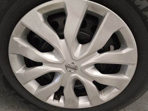 Used 2018 Nissan Rogue S FWD image 31