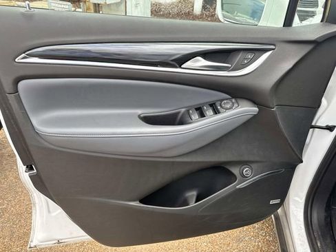 Used 2020 Buick Enclave Essence w/ Sound and Sites Package image 24