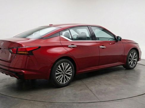 Used 2025 Nissan Altima 2.5 SV image 7