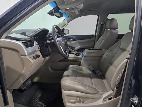Used 2017 GMC Yukon SLT w/ Premium Edition image 9