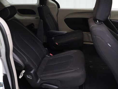 Used 2024 Chrysler Voyager LX image 26