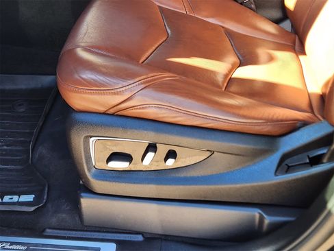 Used 2017 Cadillac Escalade ESV Luxury image 14