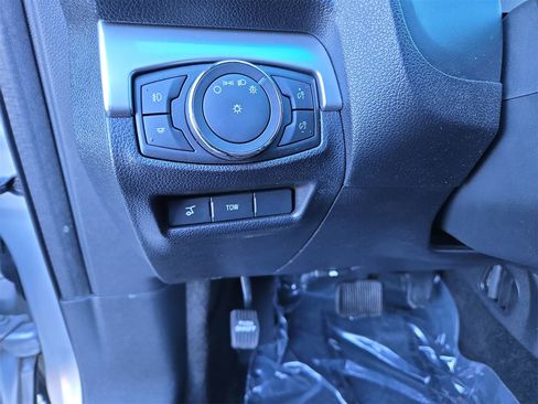 Used 2017 Ford Explorer XLT w/ Equipment Group 202A image 19