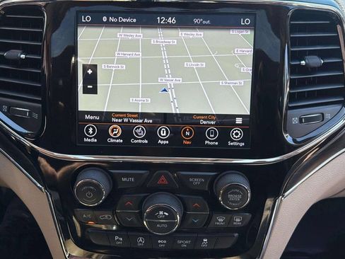 Used 2020 Jeep Grand Cherokee Limited AWD/4WD image 9