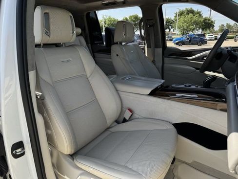 Used 2023 Cadillac Escalade ESV Sport Platinum AWD/4WD image 35