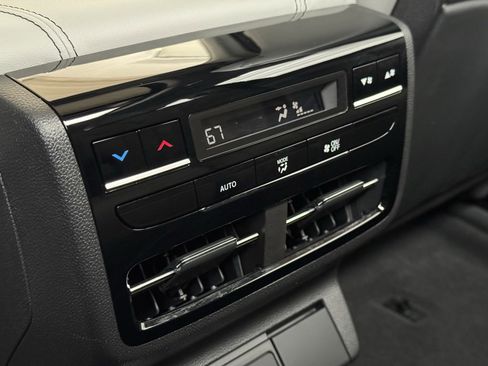 Used 2025 Acura MDX w/ Technology Package image 19